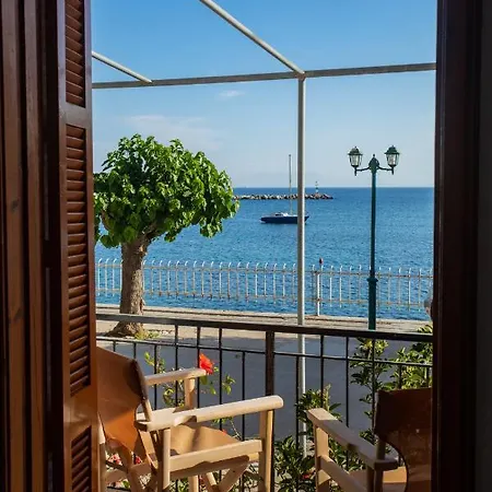 Notos Sea Front * Glossa