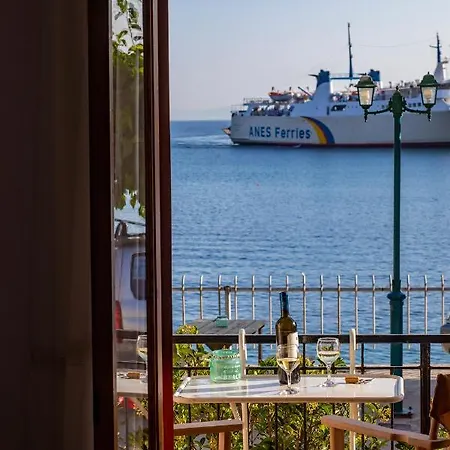 Notos Sea Front Glossa